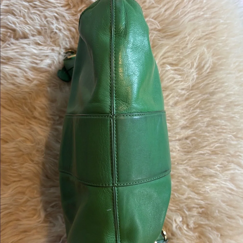 Tory Burch “Nico” pure fabulous Leather Green Hobo Bag
